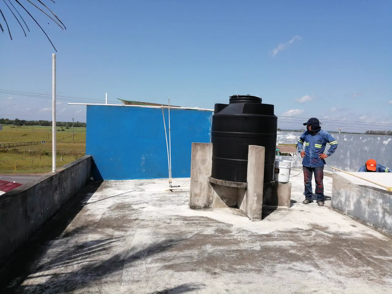 Azotea con la losa deteriorada y manchada, antes de aplicar Purifik